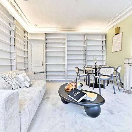 Chic Dans Le Prestigieux 7eme Arrondissement Apartment Paris