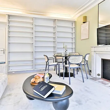 Chic Dans Le Prestigieux 7eme Arrondissement Apartment Paris