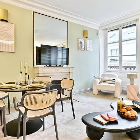 Chic Dans Le Prestigieux 7eme Arrondissement Apartment Paris