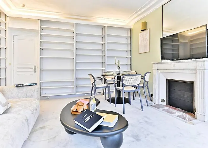 Chic Dans Le Prestigieux 7eme Arrondissement Apartment Paris